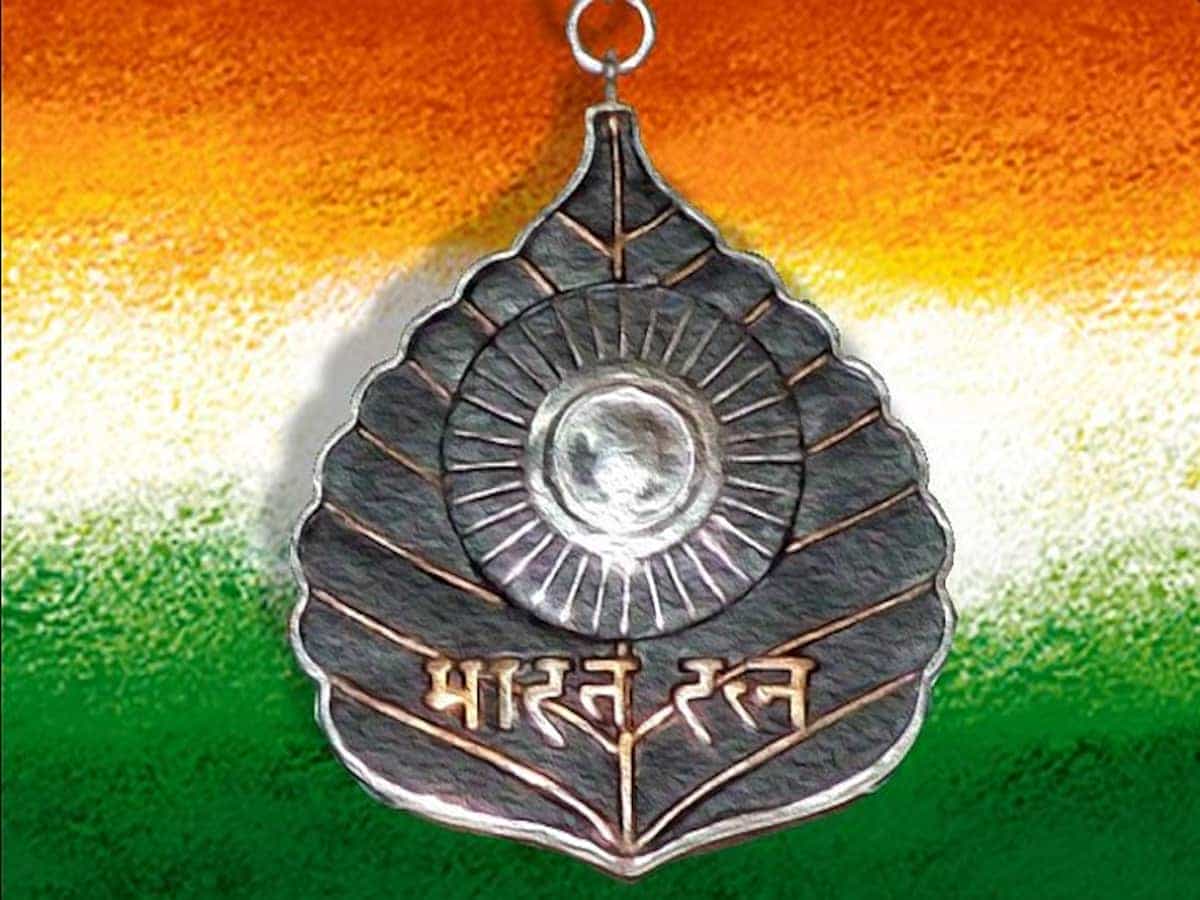 मरणोपरांत दिए गये भारत रत्न से मिलने वाली सारी सुविधाएँ किस को दी जाती है ?
